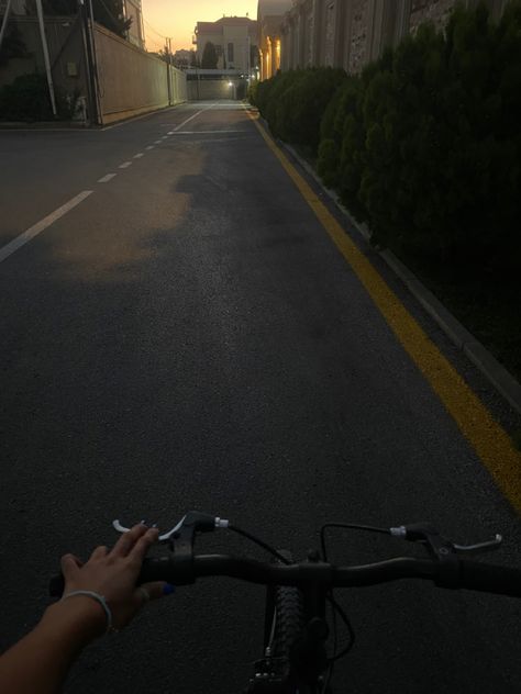 Night Cycling Aesthetic, Aesthetic Cycling, Rain Cycle, Biking Aesthetic, Night Autumn, Aesthetic Bike, Rainy Street, Night Ride, Bike Aesthetic