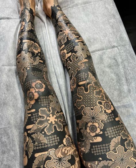 Tattoo Website, Japanese Legs, African Tattoo, Traditional Tattoo Sleeve, Body Suit Tattoo, Full Body Tattoo, Asian Tattoos, Leg Tattoo Men, Leg Sleeve Tattoo