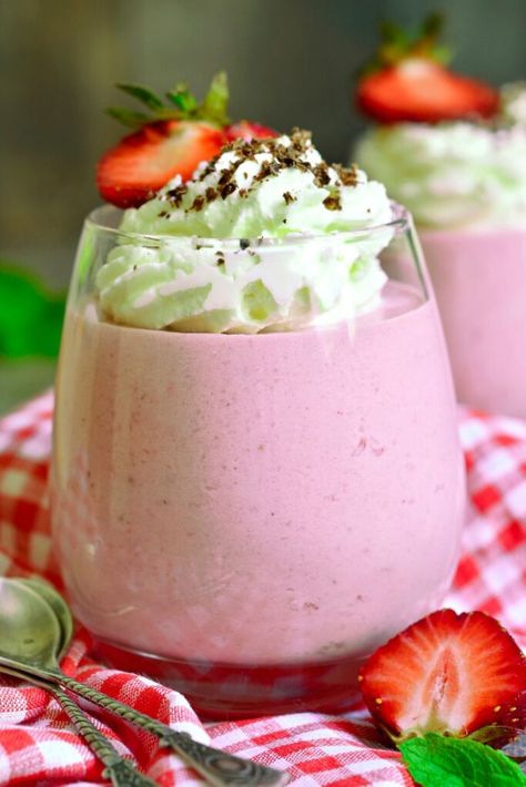 Mary Berry Strawberry Mousse Berry Cottage Cheese Mousse, Layered Strawberry Mousse, Mary Berry Desserts, Mixed Berry Recipes, Easy Strawberry Mousse, Mixed Berry Mini Triffles, Mixed Berry Mousse, Heavenly Raspberry White Chocolate Mousse Parfait, Mary Berry Cooks