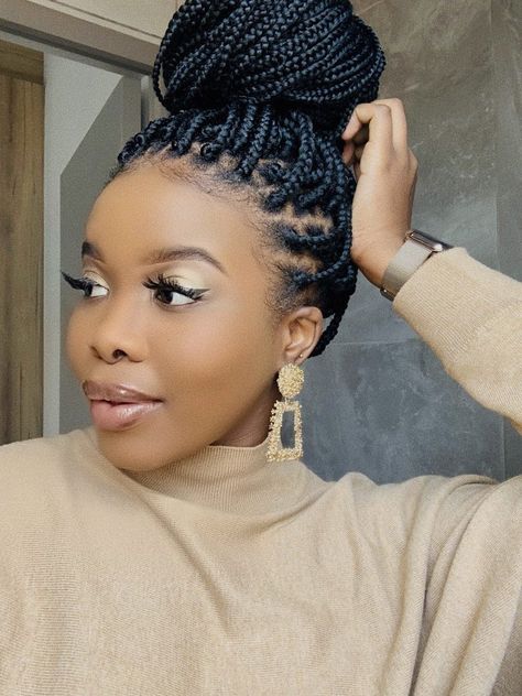 Small Box Braids Updo, Large Knotless Braids Hairstyles Updo, Braids Updo For Black Women Up Dos, Fulani Braids On Natural Hair, Box Braids Hairstyles Medium, Braid Hair Dos, Box Braids Images, Box Braids Updo, Bob Braids Hairstyles