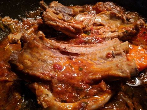 Nonna’s Pork Ribs in Rich Tomato Sauce – The Grantham Gardener Sugo Sauce, Crockpot Pork Ribs, Cooking Pork Ribs, Pork Short Ribs, Pork Loin Back Ribs, Pork Loin Ribs, Ribs Seasoning, Braised Pork Ribs, Slow Cooked Ribs