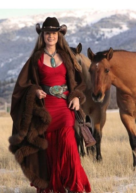 Mode Country, Western Chic Fashion, Classy Cowgirl, Outfit Elegantes, Cowgirl Style Outfits, Cowgirl Look, Cowgirl Dresses, Wilde Westen, Country Style Outfits