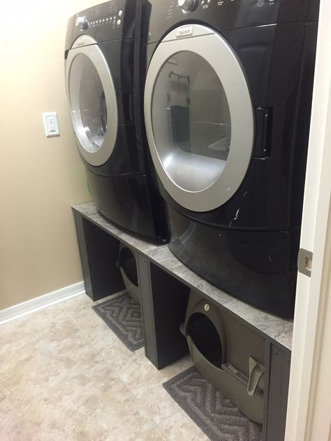 Laundry And Cat Room Ideas, Laundry Cat Litter, Small Laundry Room With Cat Area, Cat Room Organization, Small Laundry Room Cat Litter Box Ideas, Laundry Room Design With Cat Litter, Mud Room Cat Litter Box Ideas, Laundry Room With Cat Space, Laundry Room Cat Area