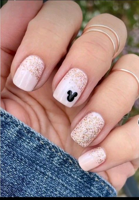 Mickey Fall Nails, Disney French Manicure, Disney New Years Nails, Disney Nails Pink, Mickey Nails Simple, Disney Cruise Nail Ideas, Minnie Nails Designs, Disney Pedicure Toenails, Disney Toenails