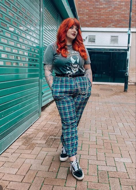 Teacher Outfits Alt Grunge, Cute Edgy Outfits Plus Size, Plus Size Alt Fashion Winter, Curvy Alternative Outfits, Alt Midsize, Alt Plus Size Fashion, Plus Size Grunge Outfits 90s, Mid Size Alternative Fashion, Plus Size Edgy Outfits