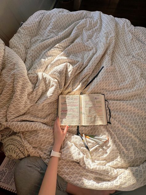 Missionary Aesthetic Bible, Cozy Christian Aesthetic, Scripture Study Aesthetic Lds, Christian Missionary Aesthetic, Holy Girl Aesthetic, Bible Goals, Holy Girl, Bible Doodling, Inspire Bible Journaling