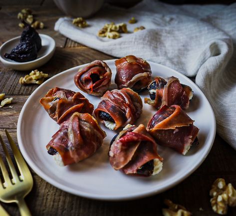 Figs With Goat Cheese, Fig Appetizer, Xmas Appetizers, Savory Butternut Squash, Prosciutto Wrapped, Fig Recipes, Savoury Recipes, Dried Figs, Fresh Figs