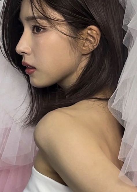 sjkuksee @banilaco_official 💝🫶🏼✨ Korean Nose Job, Skin Glow Tips, Shin Sekyung, Straight Nose, Pretty Nose, Shin Se Kyung, Perfect Nose, Nose Surgery, Cute Makeup Looks