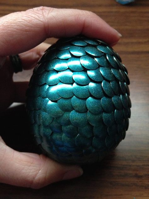 How to make a dragon egg with nail polish and thumb tacks | Offbeat Home & Life Diy Dragon Eggs, Dragon Eggs Tutorial, Dragon Egg Diy, Dragon Egg Craft, Diy Dragon, Disney Raya, Make A Dragon, Game Of Thrones Party, Dragon Birthday Parties