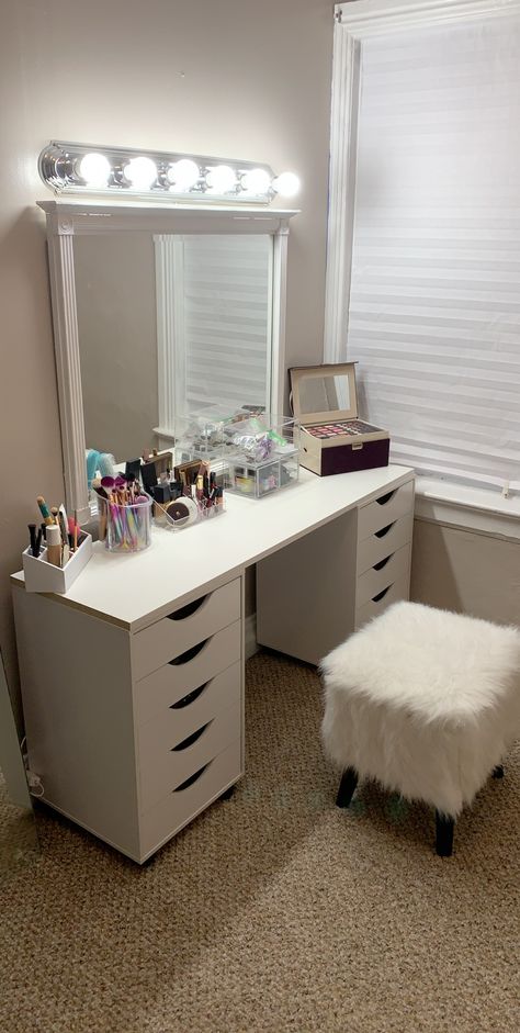 Big Vanity Mirror With Lights, Desk With Hollywood Mirror, White Makeup Vanity With Lights, Mirror Makeup Table Target, Big Mirror In Bedroom, Diy Vanity Mirror With Lights, Vanity Mirrod With Lights, Bedroom Decor Pictures, Diy Vanity Lights