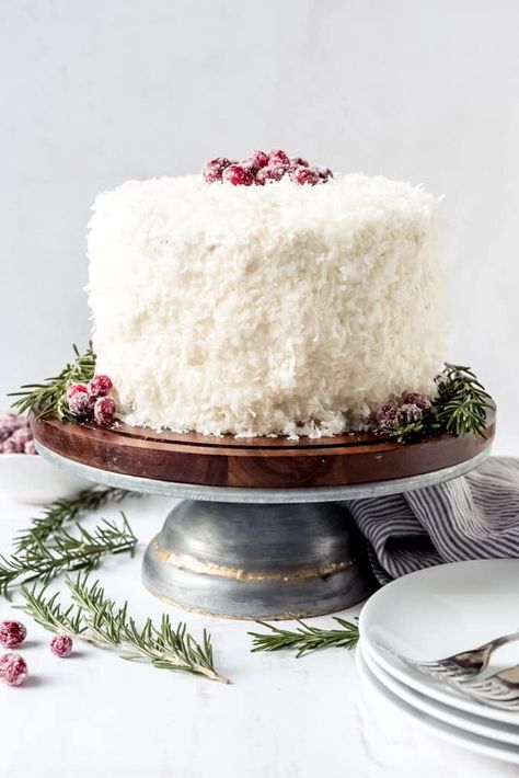 Cranberry Coconut Cake, Coconut Cake Christmas, Coconut Christmas Cake, Christmas Coconut Cake, Coconut Cake Decoration Ideas, Bacon Dips, Christmas Cake Flavors, Coconut Wedding Cake, Coconut Cake Decoration