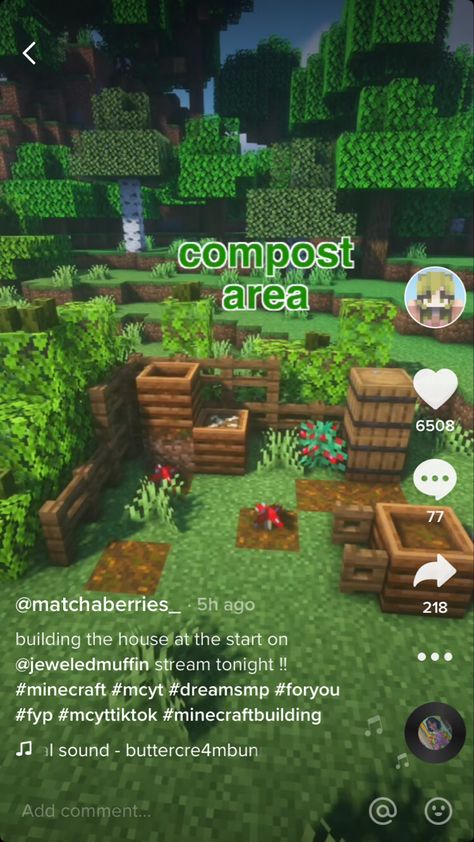 Minecraft Small Decor Ideas, Minecraft Compost Area, Small Dog House Minecraft, Minecraft Composter Design, Camp Minecraft Ideas, Minecraft Camp Ideas, Minecraft Small Outdoor Decorations, Bee Area Minecraft, Minecraft Camping Ideas