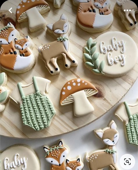 Forest Animals Cookies Decorated, Woodland Theme Macarons, Forest Theme Desserts, Woodland Shower Cookies, Woodlands Baby Shower Cake, Woodland Sugar Cookies Baby, Winter Woodland Cookies, Forest Cookies Decorated, Forest Animal Cookies