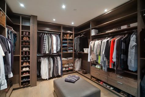 Walk in Closet for Men Masculine closet design 16 Man Home Decor, Old World Kitchens, Contemporary Closet, Dressing Design, Amazing Closets, Walking Closet, Walk In Closet Design, Luxury Closets Design, Closet Remodel