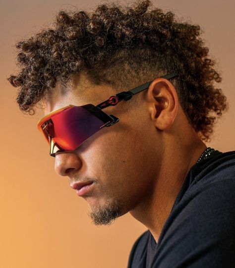 Mahomes Haircut, Future Sunglasses, Pat Mahomes, Glasses Trends, Kansas City Chiefs Football, Patrick Mahomes, Gold Sun, Vintage Punk, Rimless Sunglasses