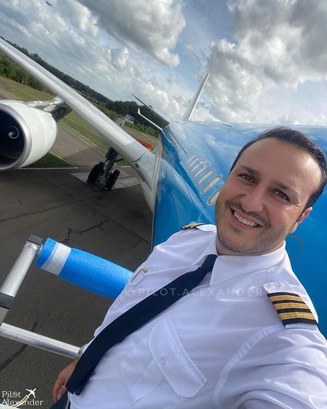 Welcome on board the Airbus A330-300 ✈️🧡 . . . . . . . . #pilotalexander #pilot #pilotlife #aviation #airline #airbus #airbuslovers #love … | Instagram Alexander Home, Photo Drop, Airline Pilot, Welcome On Board, Airbus A330, Best Airlines, Love Motivation, Driving Pictures, American Airlines