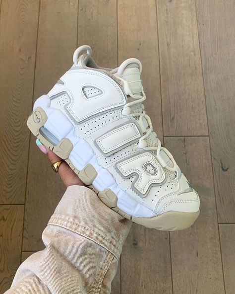 Uptempo Shoes, New Collection 2022, Hello 2025, Nike Air Uptempo, Replica Sneakers, Stile Hijab, Nike Air More Uptempo, Nike Air More, Dr Shoes