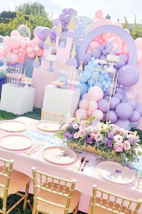 Princess Birthday Party Ideas, Princess Birthday Decorations, Disneyland Birthday, Deco Ballon, Princess Birthday Party Decorations, Disney Princess Birthday Party, Princess Theme Birthday, Princess Theme Birthday Party, Tema Disney