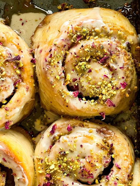 Persian Love Cake, Vegan Pistachio, Pistachio Rose, Pistachio Dessert, Rose Love, Rose Cream, Vegan Dessert Recipes, Vegan Treats, Vegan Sweets