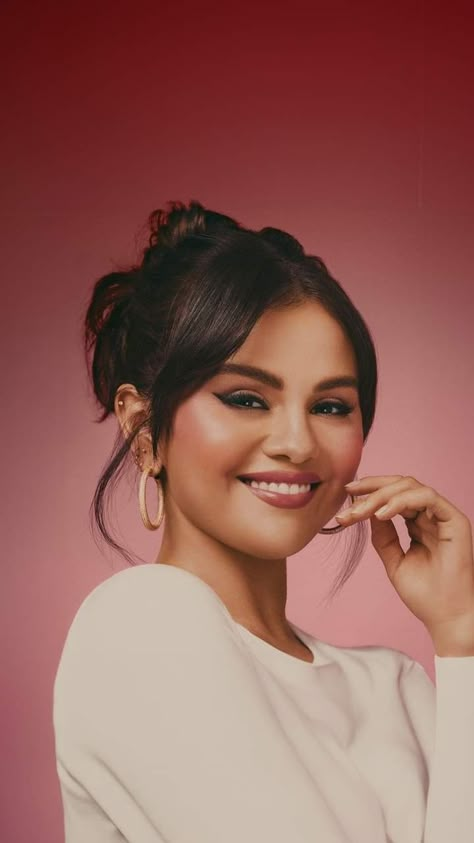 Rare Beauty Models, Headshot Actress, Selena Gomez Rare Beauty, Selena Gomez Rare, Selena Gomez Makeup, Makeup Shoot, Selena Gomez Hair, New Teeth, Selena Gomez Wallpaper