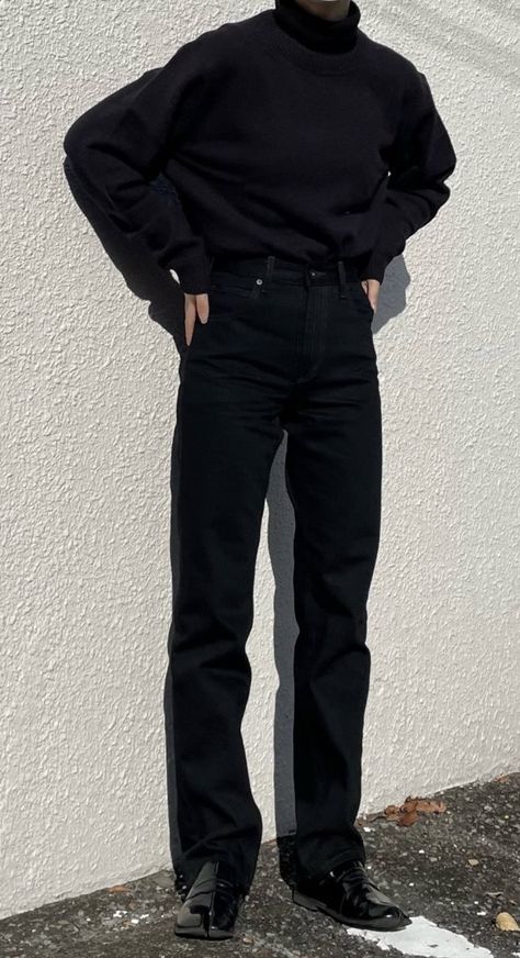 Black Jeans Outfit Mens Casual, Black Carpenter Pants Outfit Men, Carpenter Pants Outfit, Black Sweater Outfit, Kpop Fashion Men, Black Outfit Men, Masc Outfits, Boyfriend Outfit, Black Jeans Outfit