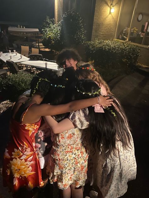 Friendship Hug Aesthetic, Group Hug Aesthetic, Friends Hugging Aesthetic, Close Friends Aesthetic, Pose Reference Group, Hug Pose Reference, Photography Poses Friends, Hug Reference, Hug Aesthetic