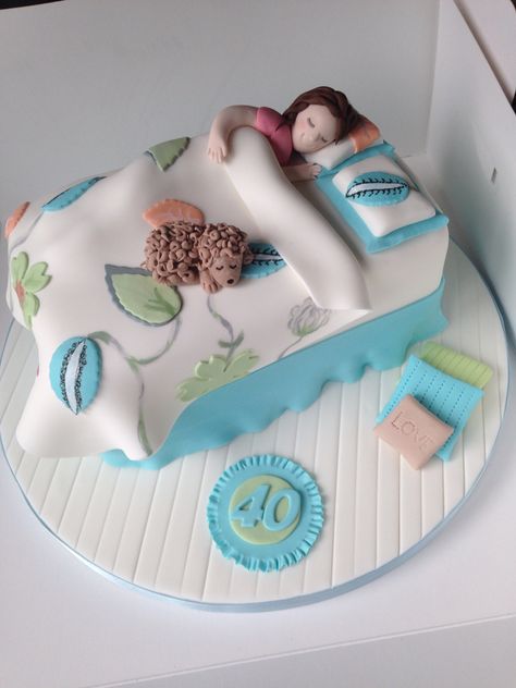 Bed cake with a puppy sleeping Bed Cakes Ideas, Dress A Bed, Cake Ideas For Women, 40th Birthday Cake For Women, Cookies And Frosting, Bed Cake, Puppy Sleeping, Cake Fails, 60th Birthday Cake