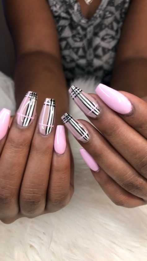 Pink Plaid Nails, Easter Nail Ideas Spring, Nail Ideas Spring, Easter Nail Ideas, Pink Coffin Nails, Burberry Nails, Plaid Nail Designs, Bright Pink Nails, Bright Nail Designs