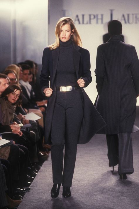 Ralph Lauren Fall winter 1997 Vintage Runway Fashion, Ralph Lauren Runway, Classic Ralph Lauren, Ralph Lauren 90s, Girl Blogger, Ralph Lauren Fall, 90s Runway Fashion, Runway Fashion Couture, 90s Models