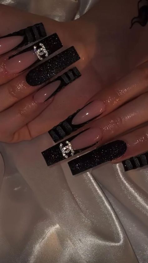 Nails Retro, Nails Grunge, Nail Designs Ideas, Retro Nails, Acrylic Toes, Black Acrylic Nails, Long Acrylic Nail Designs, Grunge Nails, Simple Acrylic Nails