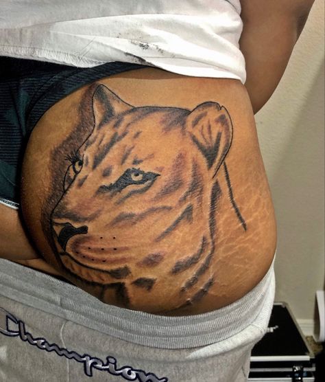 Leo lioness butt tattoo Tattoo On Buttocks For Women, Cheetah Print Tattoos, Blessed Tattoos, Full Hand Tattoo, Black Men Tattoos, Lioness Tattoo, Hip Thigh Tattoos, Chris Brown Videos, Tattoos For Women Flowers