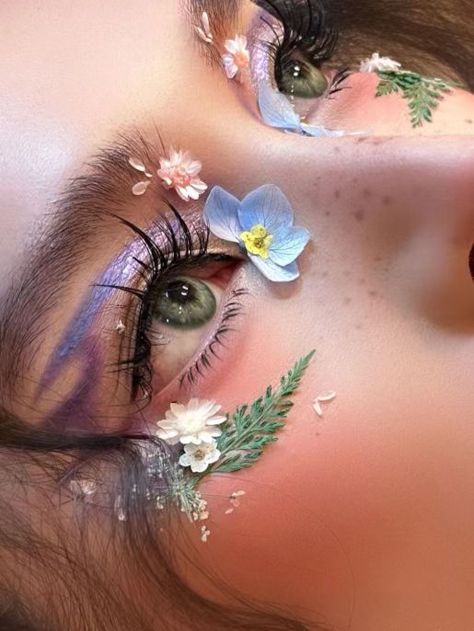 Shiny Makeup, Fairy Photoshoot, Inspo Makeup, Flower Makeup, Magic Fairy, Fairy Makeup, Spring Makeup, Kiss Makeup, Make Photo