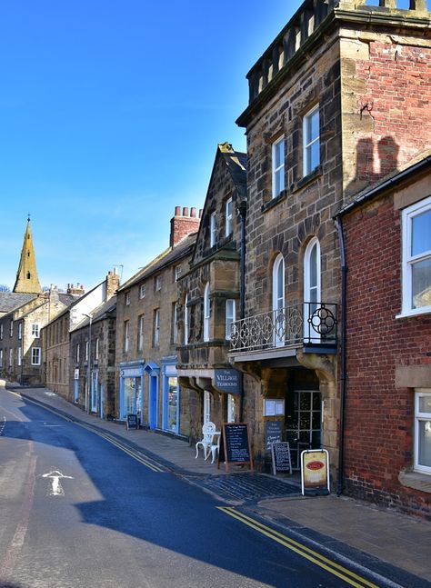 Alnmouth Northumberland, Travel Phrases, Northumberland Coast, Coastal Village, Hadrians Wall, Haunted Hotel, Holiday Village, Most Haunted, Rock Pools