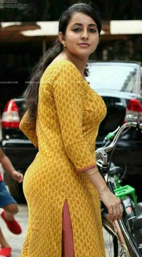 Bama Malayalam Actress, Churidar, Indian Beauty Saree, Desi Beauty, Yellow Dress, Beauty Women, Google Photos, Desi