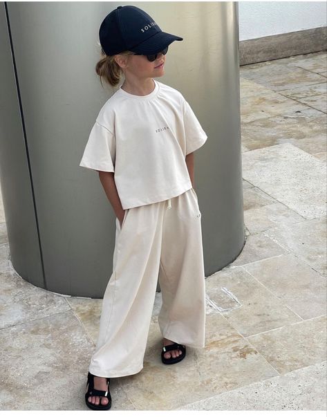 French Look Outfit, Kids Summer Outfits, Stylish Kids Fashion, Oversize Outfit, French Kids, Stylish Kids Outfits, Summer Outfits Kids, Kids Summer Fashion, Looks Street Style