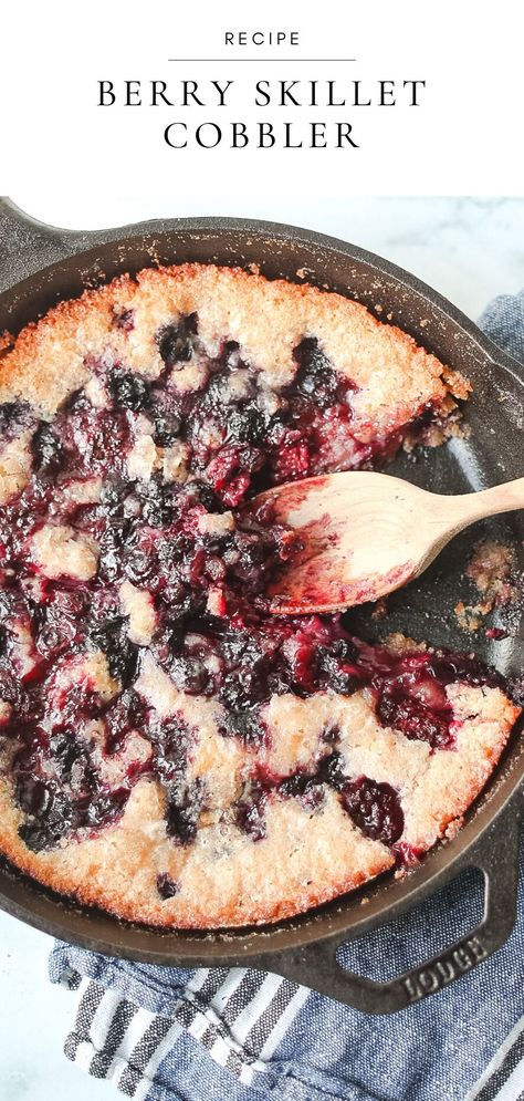 berry cobbler in a skillet with wooden spoon Skillet Berry Cobbler, Easy Berry Cobbler, Skillet Cobbler, Mixed Berry Cobbler, Berry Cobbler Recipes, Skillet Desserts, Berry Cobbler, Blackberry Cobbler, Easy Blueberry