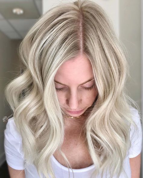 •BLONDER & BLONDER• on Instagram: “😍🤤⠀ ✂️🎨‍: @the_blondologist⠀ - ⠀⠀ -⠀⠀⠀ 🌎Follow: @blonderandblonder for blonde hair styles & inspiration⠀⠀⠀ -⠀⠀⠀ -⠀⠀ @GEO.OIL Salon…” Ashley Lewis, Blonde Hair Styles, Cool Blonde Hair, Hair Care Products Professional, Icy Blonde, Cool Blonde, White Blonde, Hair Makeover, Styles Inspiration