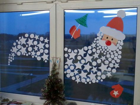 Kerstman van papier(eigen idee) Recycled Christmas Decorations, Christmas Window Painting, Christmas Classroom Door, Christmas Window Decorations, Easy Christmas Decorations, Christmas School, Preschool Christmas, Christmas Classroom, Easy Christmas Crafts