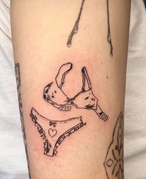 Unpopular Tattoos, Aesthetic Tattoo Ideas, Lingerie Aesthetic, Unique Tattoo Ideas, 20 Aesthetic, Single Line Tattoo, Bold Artwork, Dainty Tattoos, Aesthetic Tattoo