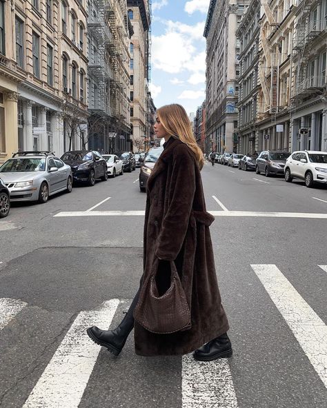 Claire Rose Cliteur, Claire Rose, Nyc Lifestyle, Nyc Aesthetic, Nyc Life, Trik Fotografi, City Girl, Winter Wardrobe, Instagram Feed