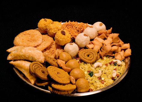 Tea Knowledge, Diwali Faral, Diwali Snacks, Breakfast Specials, Diwali Sweets, Diwali Food, Diwali Images, Snack Gift, Indian Sweets