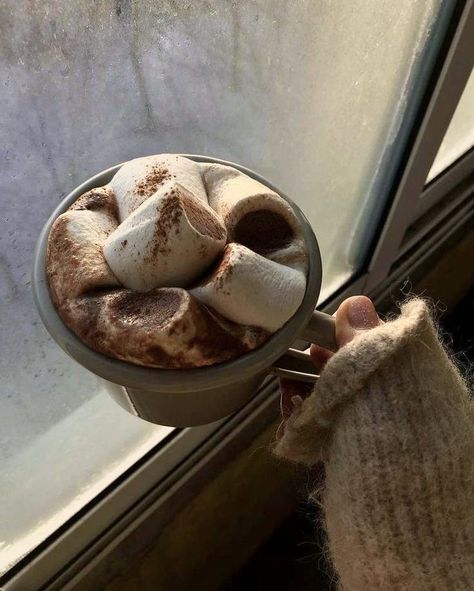 Hot Chocolate Marshmallows, Hot Coco, Chocolate Marshmallows, Chocolate Caliente, Pretty Drinks, Croquettes, Coffee Cafe, Food Obsession, Pretty Food