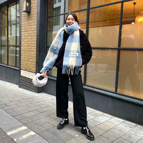 Yada Villaret, Blue Scarf Outfit, Acne Scarf, Nyc Winter Outfits, Acne Studio, Scarf Outfit, Look Good Feel Good, Blue Scarf, Winter Fits