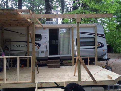 Camper Screen Porch Ideas, Porch For Rv, Trailer Porch, Porch For Camper, Screened In Porch Ideas, Screened In Porch Diy, Travel Trailer Living, Diy Camper Remodel, Enclosed Porches