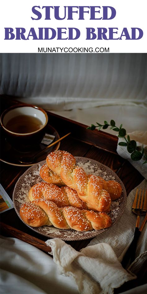 Braided Bread Recipe, Breakfast Braid, Bread Calories, Bread For Breakfast, Stuffed Bread, Braided Bread, Savory Appetizer, Delicious Bread, Warm Milk