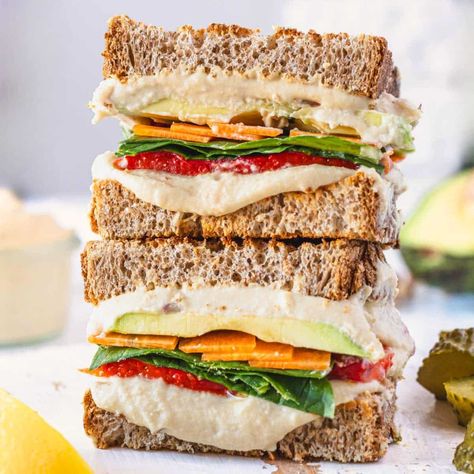 Hummus Sandwich - The Plant Based School Hummus Lunch Box Ideas, Hummus Sandwich Recipes, Easy Lunchbox Ideas, Vegan Halloumi, Easy Lunchbox, Packed Food, Lentil Hummus, Hummus Sandwich, Quick Pickled Red Onions