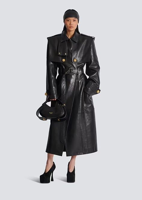 Balmain France Official Website | Ready-to-wear & luxury bags Balmain Women, Balmain Paris, Polo Sweatshirt, Denim T Shirt, Short Denim, Belted Trench Coat, Boot Pumps, Mens Fall, Lambskin Leather