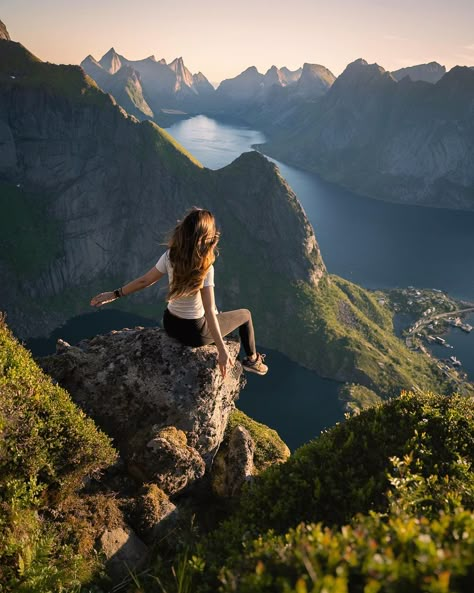 Jess Dales 🌿 Outdoorsy Travel | Photo memories from a week in Lofoten, Norway! 1. Where the mountains meet the ocean high above Kvalvika Beach. ⛰️🌊 2. Picture perfect… | Instagram Pictures In Mountains, Norway Adventure, Norway Pictures, Nature Trip, Mountains Photo, Mountains Photo Ideas, Norway Photo Ideas, Hiking Mountains, Mountain Trip