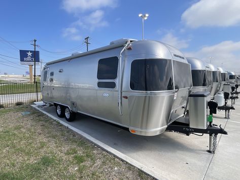 Aluminum Screen Doors, Airstream Flying Cloud, Airstream Rv, Lounging Area, Panoramic Windows, Lp Tank, Square Sink, Aluminum Roof, Window Awnings