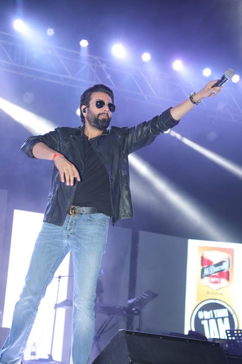 Glimpse of Vishal and Shekhar show on 6 Oct 2018 at Labh Ganga garden, Indore Mc Dowell’s No.1 Yaari live concert by Vishal Dadlani and Shekhar Ravjiani Official, Lights, Truss, LED and DG service by us and sound by sound.com, Mumbai Vishal Dadlani, Vishal Shekhar, Music Director, Live Concert, Record Producer, Music Lovers, Indore, Mumbai, No 1